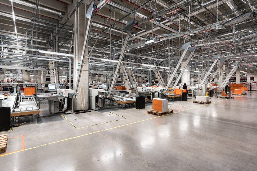 Innenansicht eines Logistikzentrums