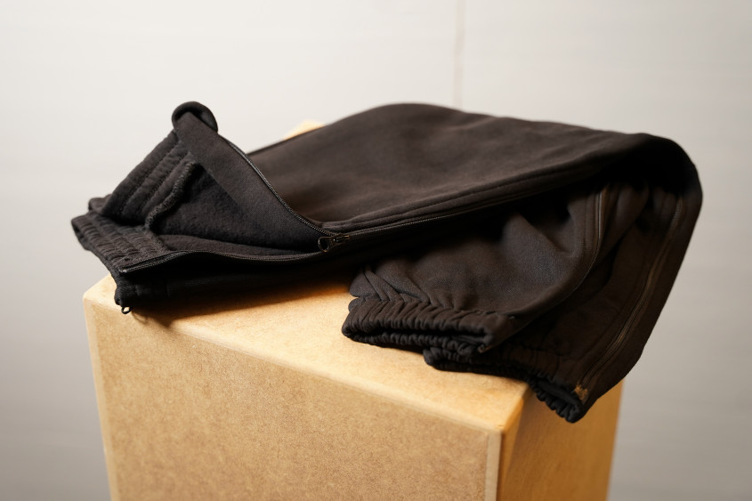 black trousers with zipper on the side