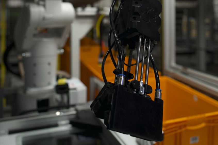 AI-driven Nomagic robot