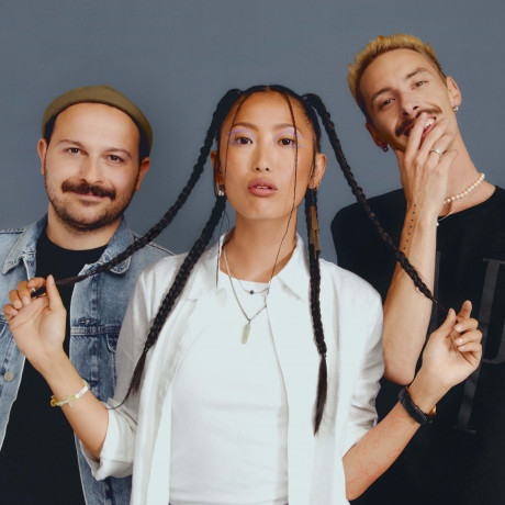 Gruppenfoto der drei Models der ZMS-Kampagne für GAP: Harun, Zoe und Adam.